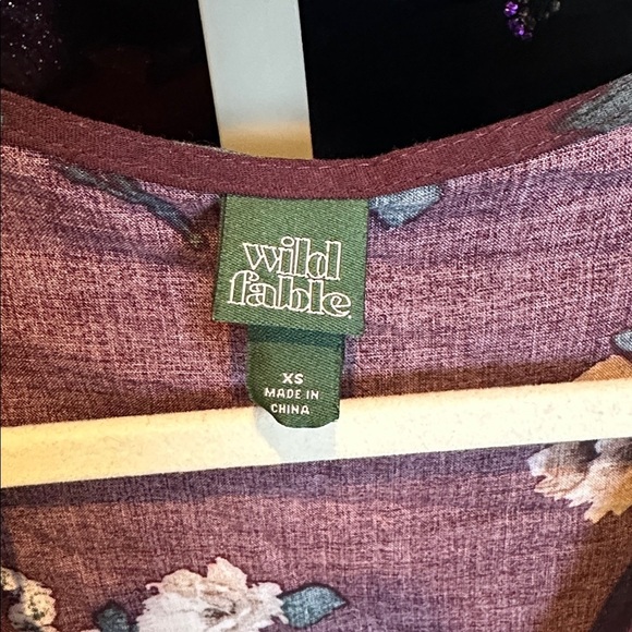 Wild Fable aubergine/tan floral long sleeve wrap top size XS - Picture 2 of 3